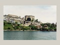 Palazzo Farnese a Capodimonte visto dal lago
